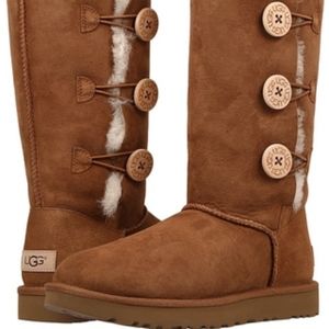 Ugg Bailey Button Triplet Chestnut size 9